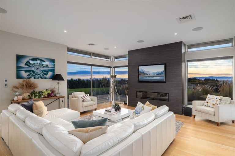 Photo of property in 2 Aglaia Place, Cracroft, Christchurch, 8022