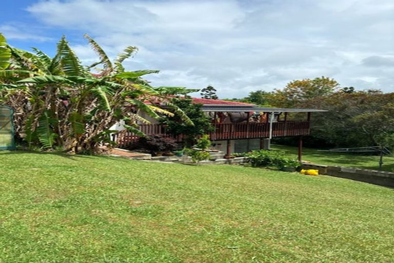 Photo of property in 13 Vina Place, Massey, Auckland, 0614