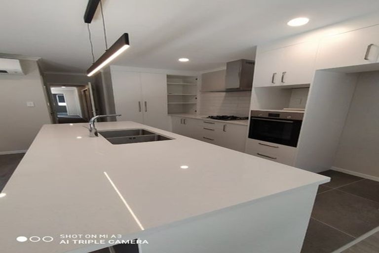 Photo of property in 28 Combat Street, Papakura, 2110