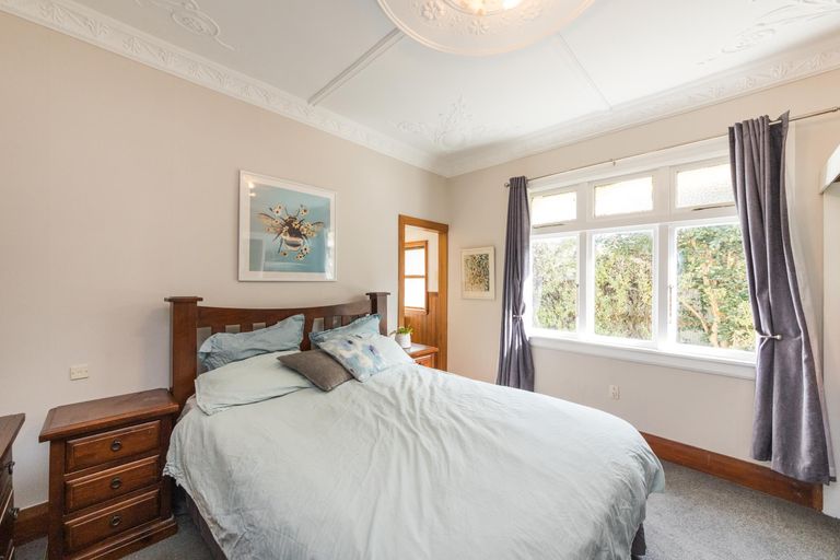 Photo of property in 15 Kingswood Street, Takaro, Palmerston North, 4412