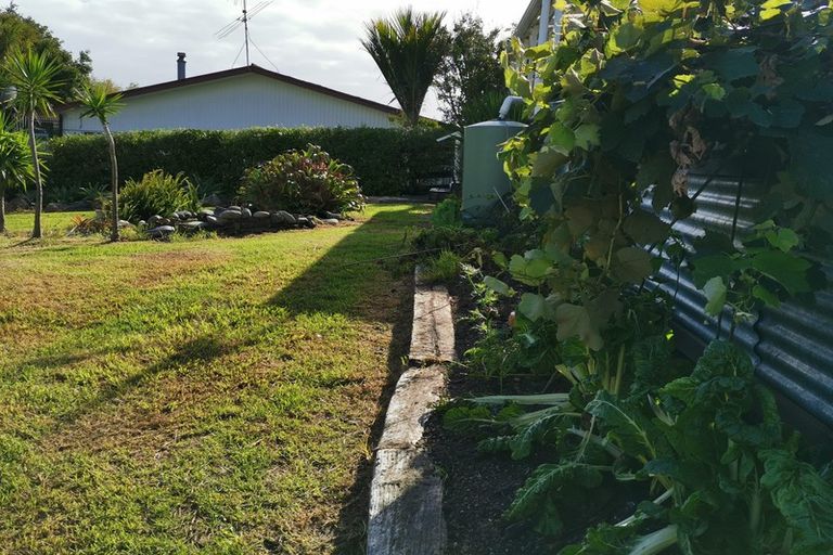 Photo of property in 9 Whaka Street, Maungaturoto, 0520