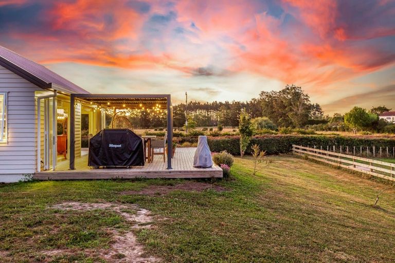 Photo of property in 34 Brookvale Lane, Taupaki, 0782