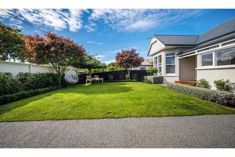 Photo of property in 14 Martin Avenue, Beckenham, Christchurch, 8023