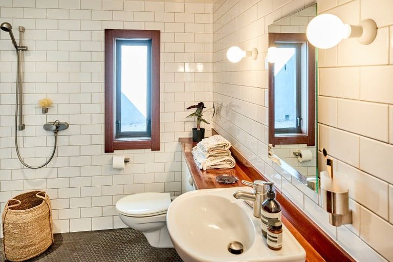 Photo of property in 5 Ocean Parade, Pukerua Bay, 5026