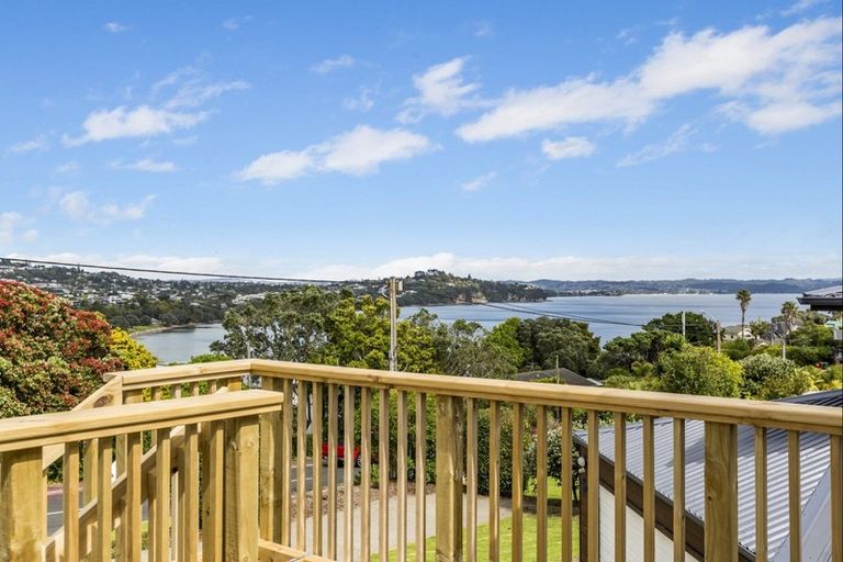 Photo of property in 29 Melandra Road, Stanmore Bay, Whangaparaoa, 0932
