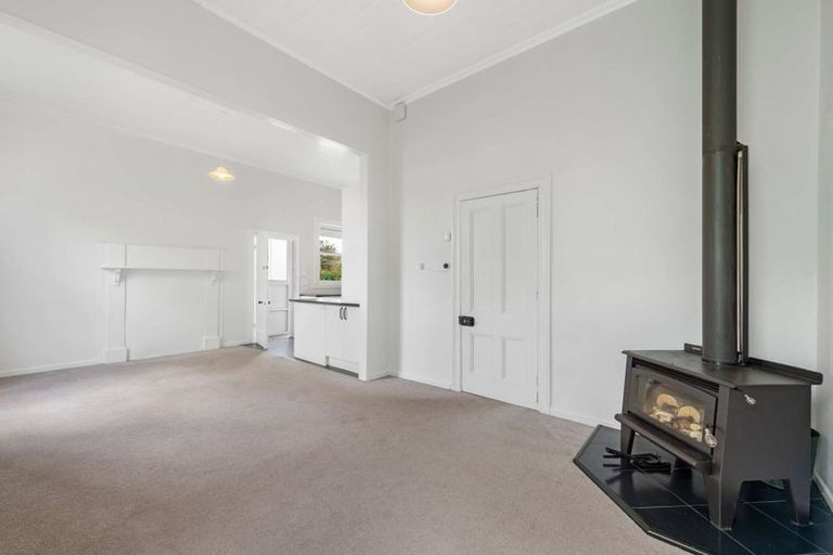 Photo of property in 24 Alma Road, Gonville, Whanganui, 4501