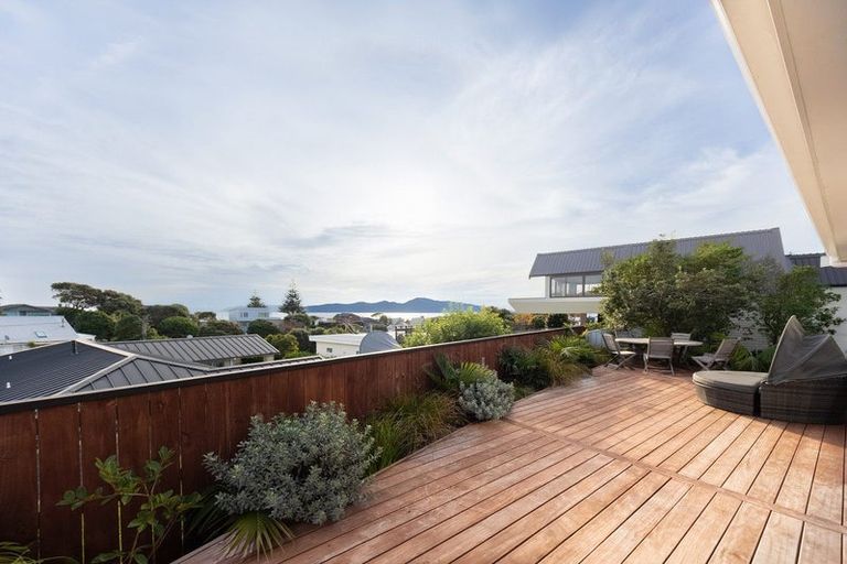 Photo of property in 67 Renown Road, Raumati South, Paraparaumu, 5032