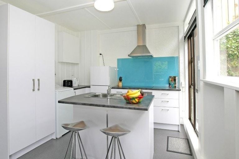 Photo of property in 17a Seatoun Heights Road, Miramar, Wellington, 6022