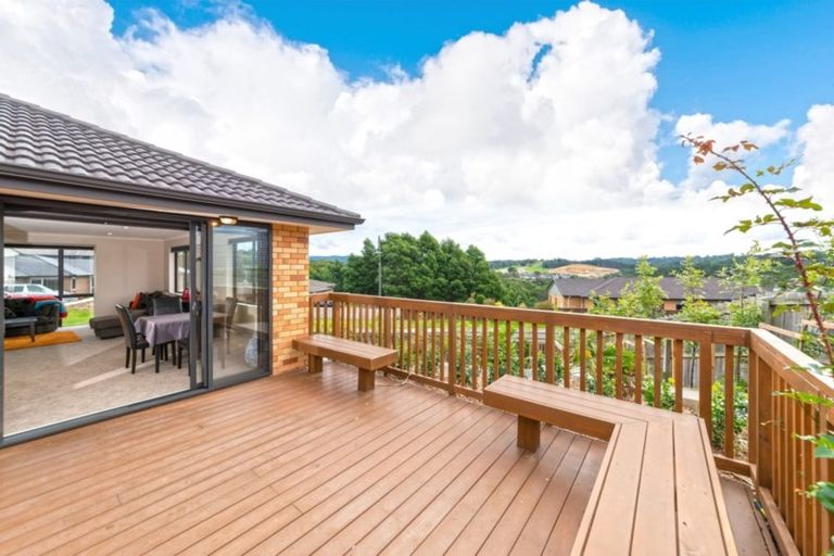 Photo of property in 61 Tiriwa Drive, Massey, Auckland, 0614