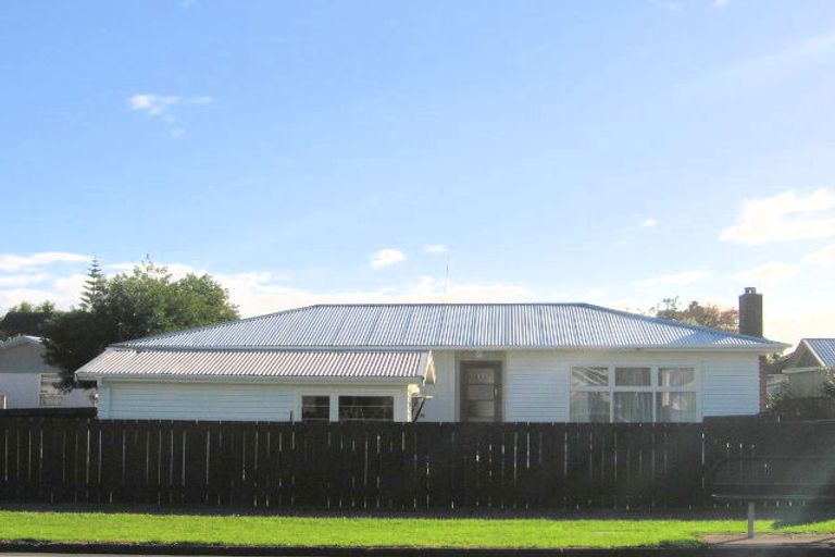 Photo of property in 2/76 Coronation Road, Papatoetoe, Auckland, 2025