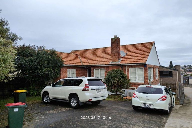 Photo of property in 22 Dallinghoe Crescent, Milford, Auckland, 0620