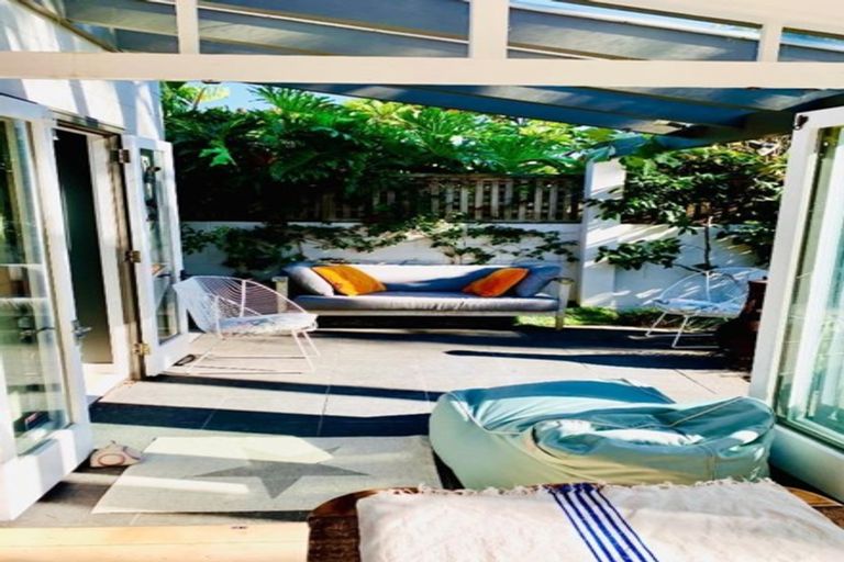 Photo of property in 26 Church Street, Devonport, Auckland, 0624