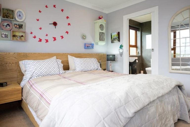 Photo of property in 52 Elwyn Crescent, Green Island, Dunedin, 9018