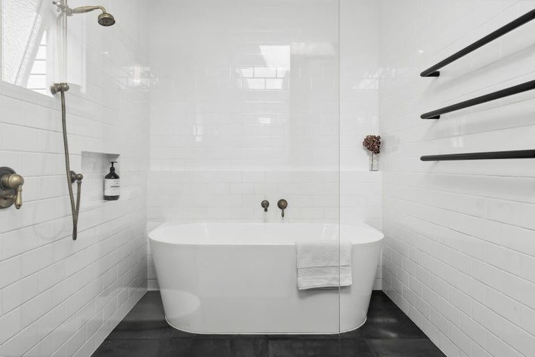 Photo of property in 1 Britannia Heights, Stepneyville, Nelson, 7010