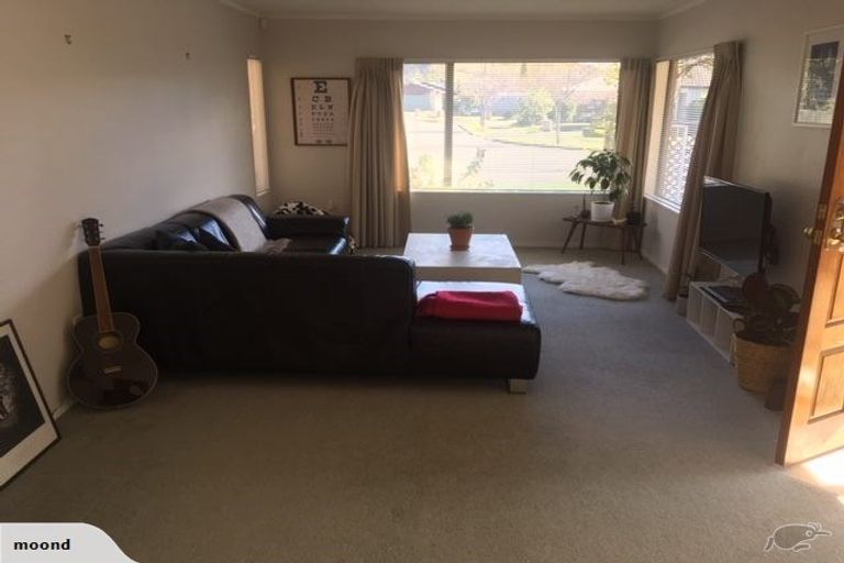 Photo of property in 18 Hyatt Grove, Greenmeadows, Napier, 4112