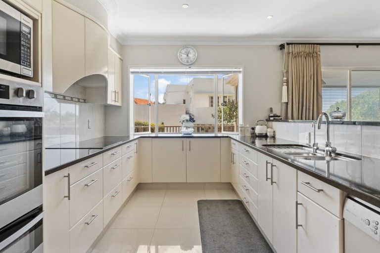 Photo of property in 2 Eighth Avenue, Tauranga, 3110