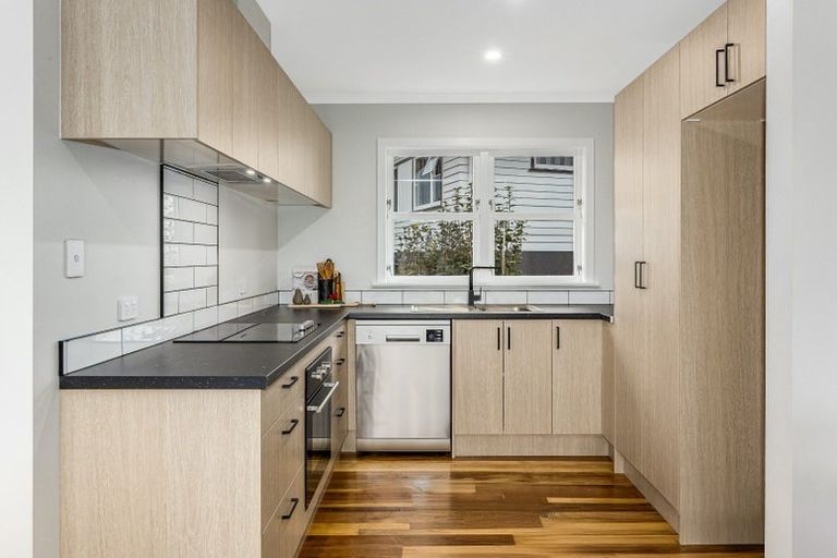 Photo of property in 14 Highbury Drive, Levin, 5510