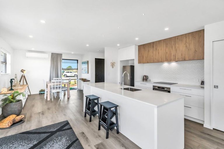 Photo of property in 9 Piwakawaka Place, Leeston, 7632