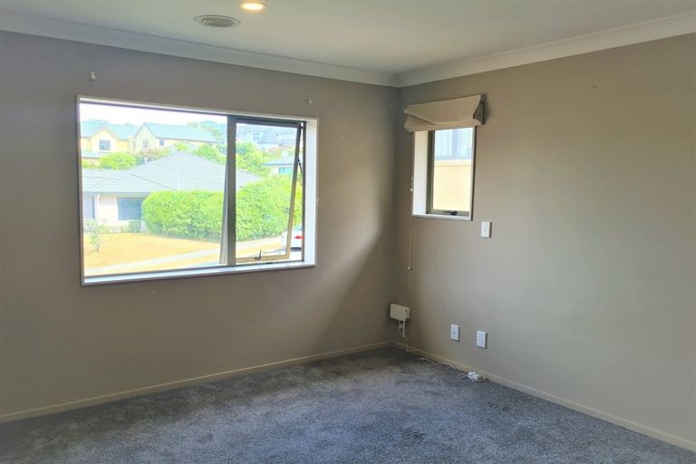 Photo of property in 24 Erlestoke Crescent, Churton Park, Wellington, 6037