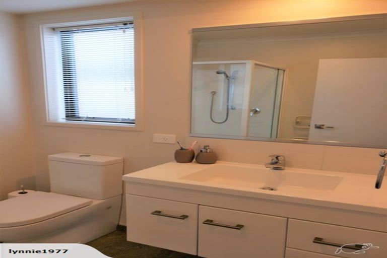 Photo of property in 10 Rainey Crescent, Papamoa Beach, Papamoa, 3118