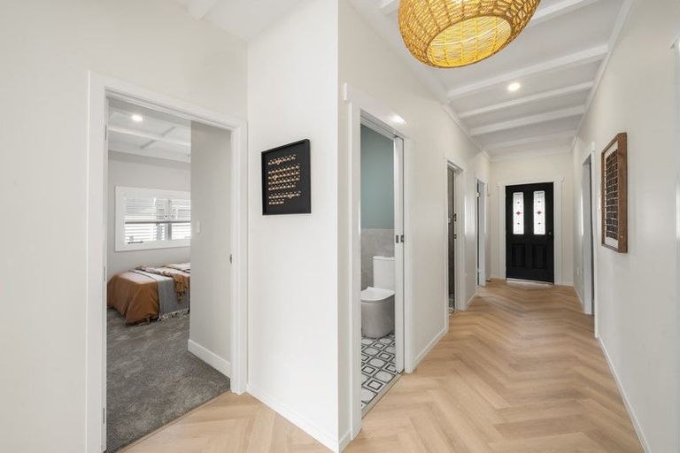 Photo of property in 8 Creamer Avenue, Belmont, Auckland, 0622