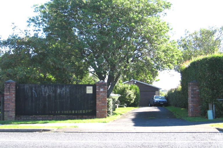Photo of property in 6 Hutchinsons Road, Bucklands Beach, Auckland, 2014