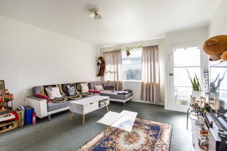 Photo of property in 62 Lincoln Road, Henderson, Auckland, 0610