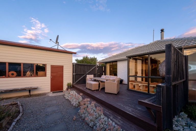 Photo of property in 132 Pacific Road, North New Brighton, Christchurch, 8083