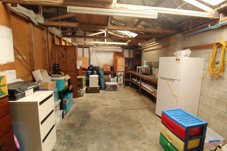 Photo of property in 10 Kayle Glen, West Harbour, Auckland, 0618