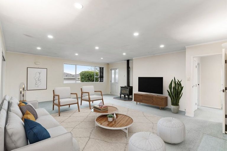 Photo of property in 62 Hutchinsons Road, Bucklands Beach, Auckland, 2014