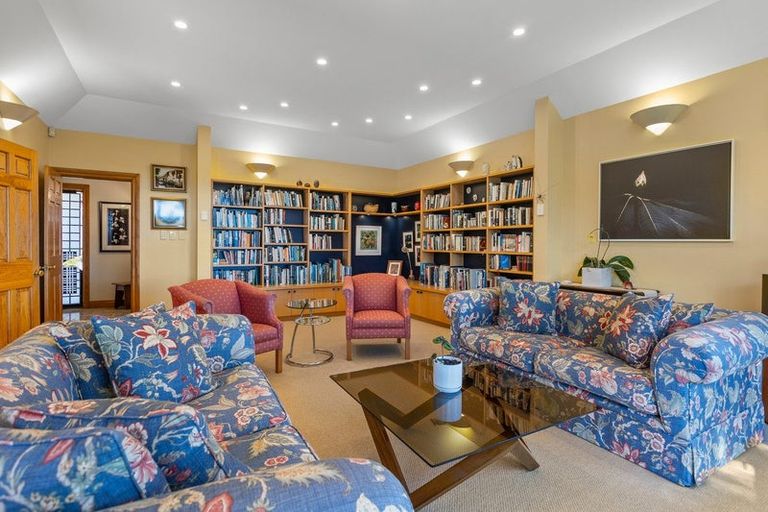 Photo of property in 12a Tamati Place, Merrilands, New Plymouth, 4312