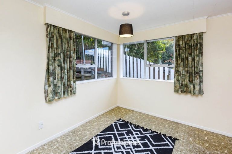 Photo of property in 55 Norana Road, Timberlea, Upper Hutt, 5018