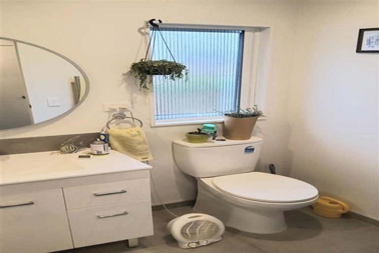 Photo of property in 37 Harore Road, Takanini, 2112