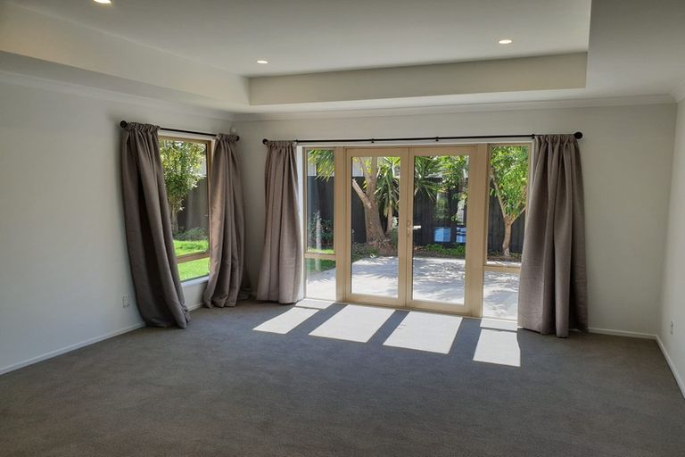 Photo of property in 2 Tanu Place, Parklands, Christchurch, 8083