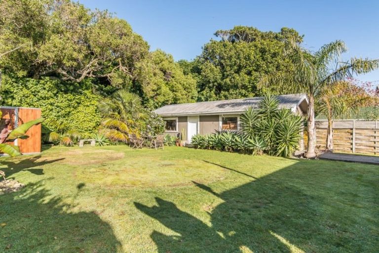 Photo of property in 88 Ngaio Road, Waikanae, 5036