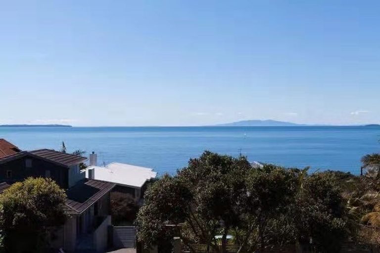 Photo of property in 2/14 Clifton Road, Waiake, Auckland, 0630