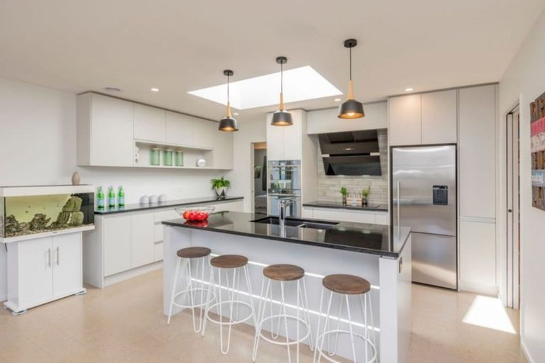 Photo of property in 40 San Priamo Place, Paraparaumu Beach, Paraparaumu, 5032