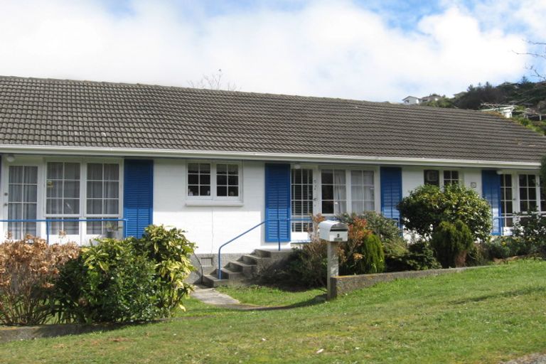Photo of property in 5 Thurleigh Grove, Karori, Wellington, 6012