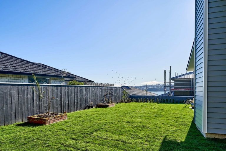 Photo of property in 28 Margaret Shields Avenue, Aotea, Porirua, 5024