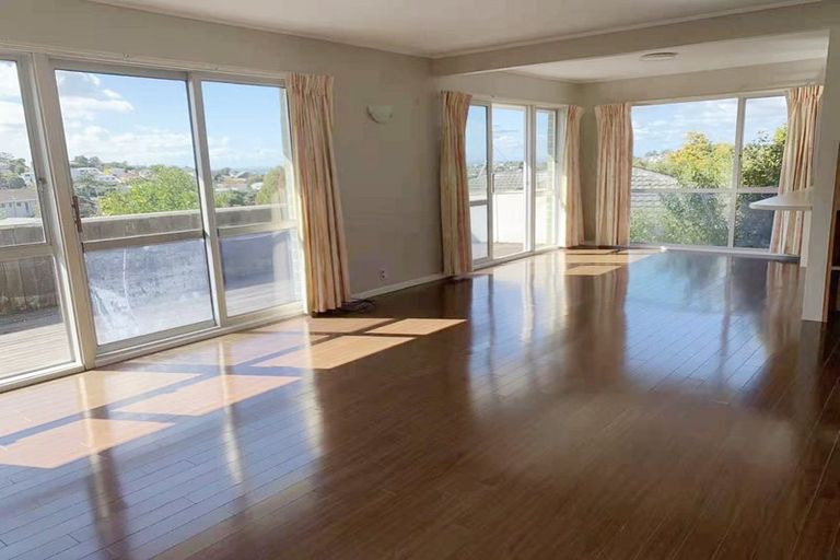 Photo of property in 28 Gretel Place, Hillcrest, Auckland, 0627