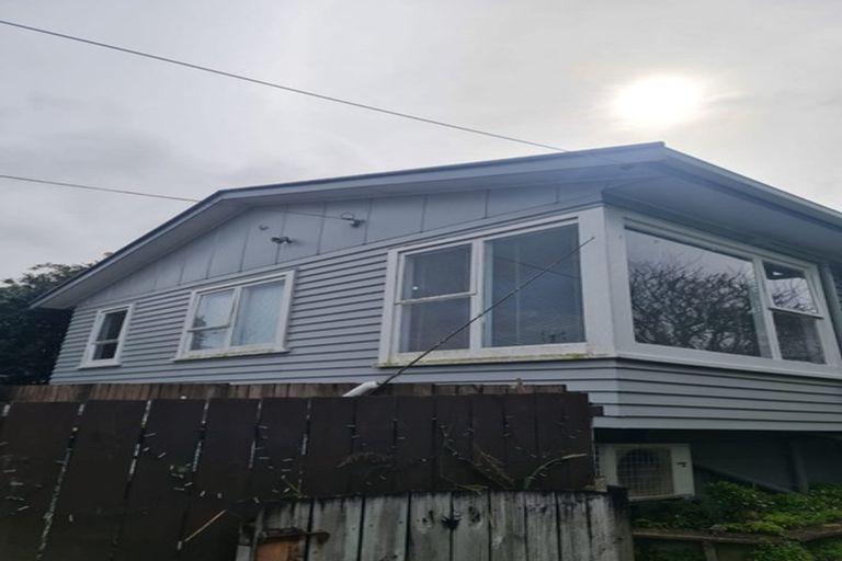 Photo of property in 17 Windy Ridge Road, Glenfield, Auckland, 0629