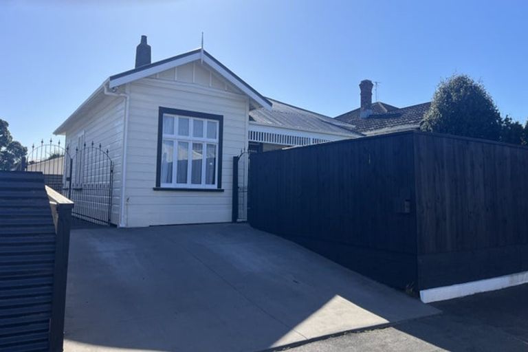 Photo of property in 228 Devon Street West, New Plymouth, 4310