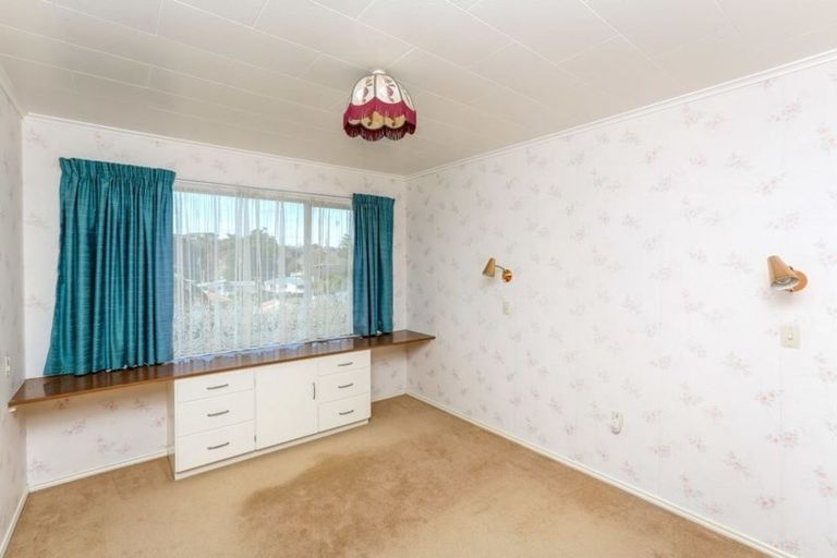Photo of property in 10 Te Mara Place, Merrilands, New Plymouth, 4312