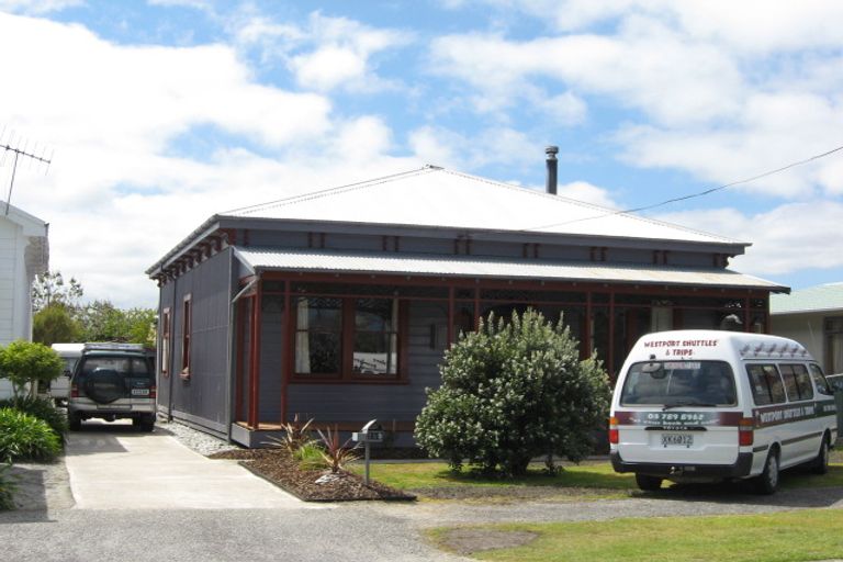 Photo of property in 159 Peel Street, Westport, 7825