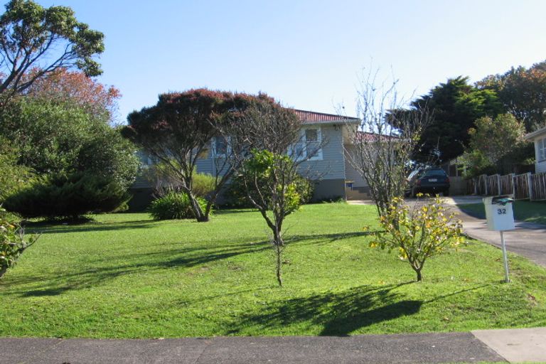 Photo of property in 32 Roberts Road, Te Atatu South, Auckland, 0610