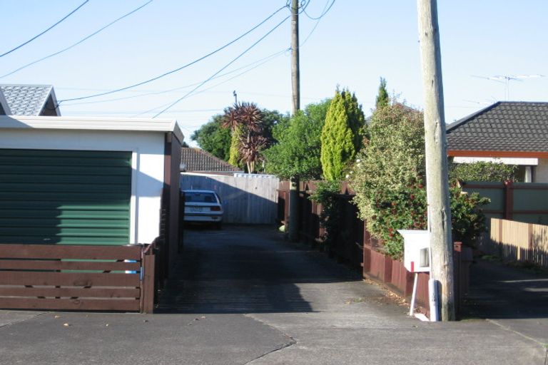 Photo of property in 1/133 Centreway Road, Orewa, 0931