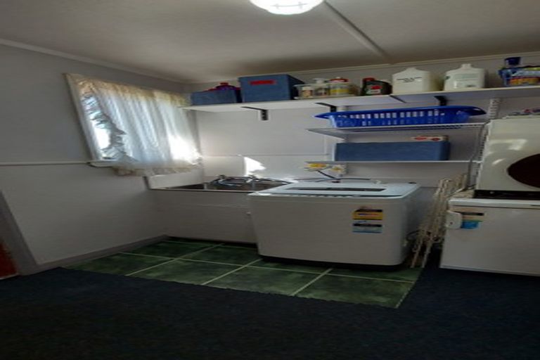 Photo of property in 24 Railway Street, Eltham, 4322