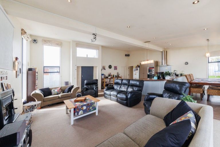 Photo of property in 1b Carthew Street, Feilding, 4702