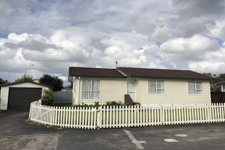 Photo of property in 1/6 Penion Drive, Flat Bush, Auckland, 2023