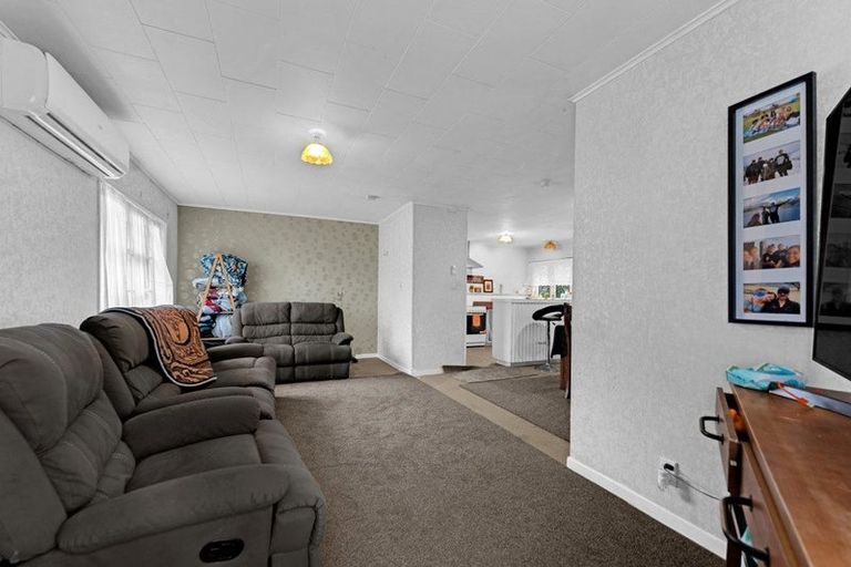 Photo of property in 81 Kayes Road, Pukekohe, 2120